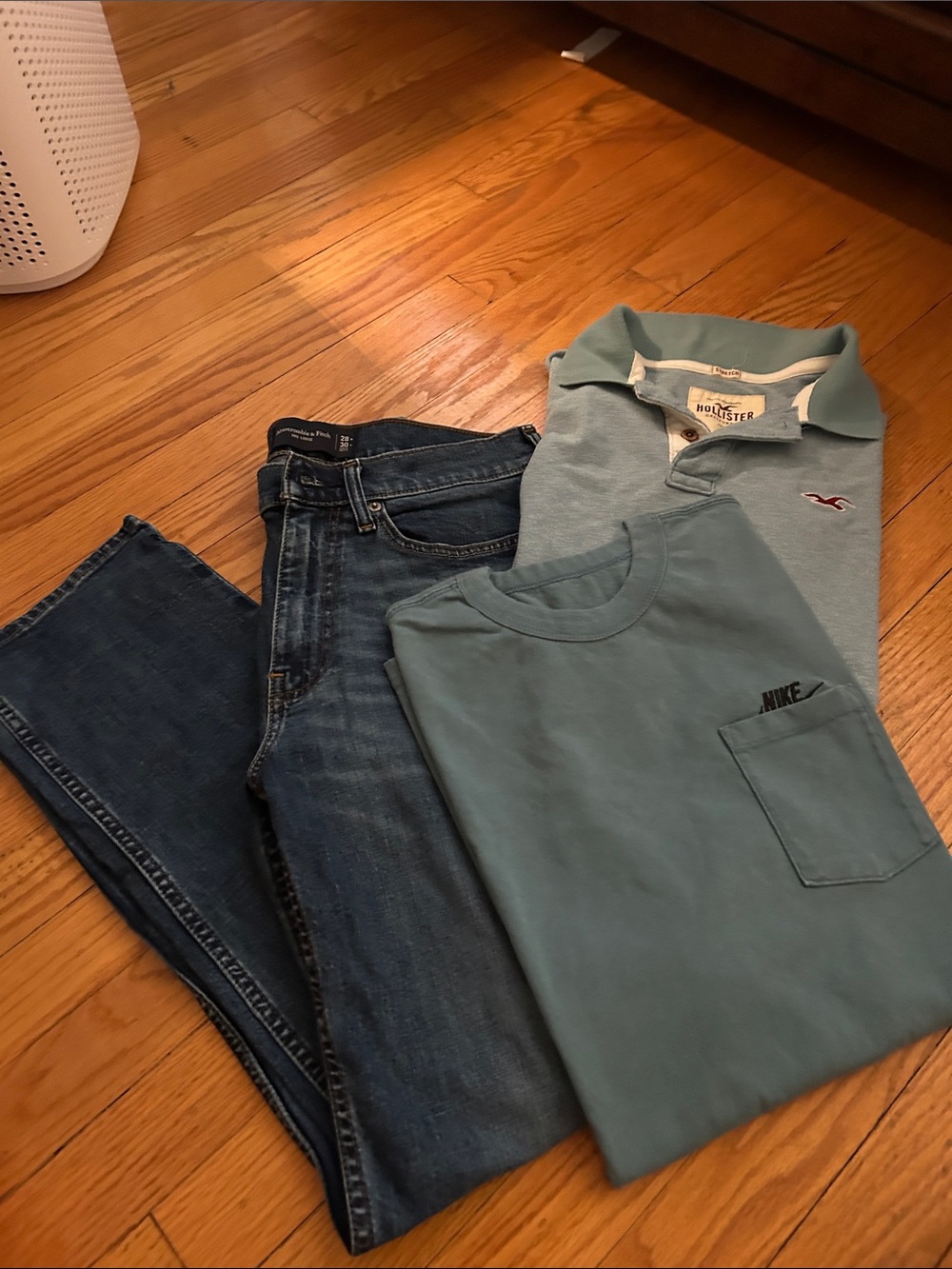 Teen bundle- Abercombrie loose jeans- Holister polo and Nike Tshirt